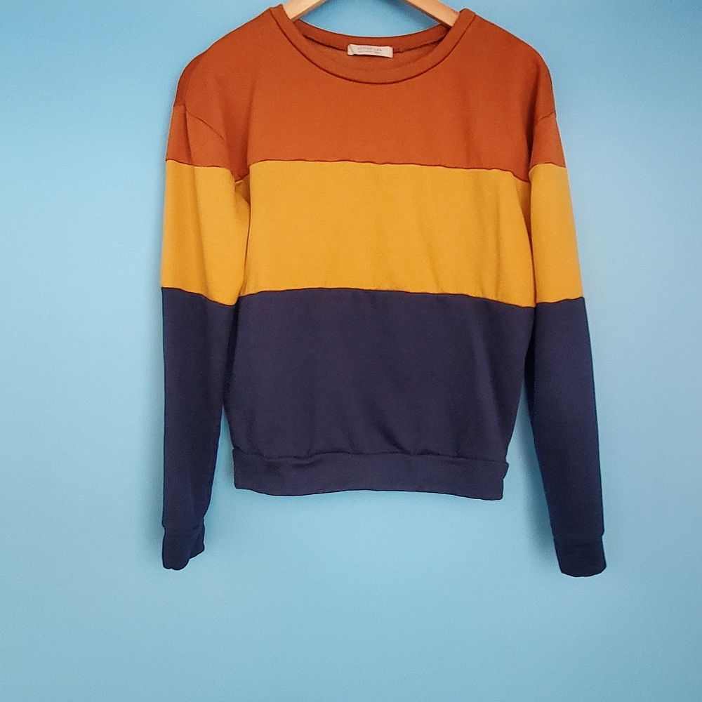 Active USA Sweatshirt Size Small Long Sleeve